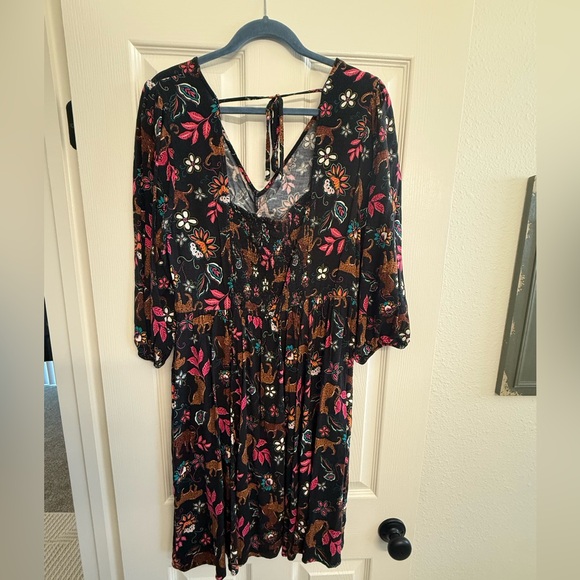 Torrid Black and Pink Mini Rayon Slub Balloon Sleeve Twist Font Dress - Picture 5 of 7